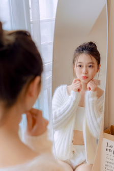 蜜桃女孩